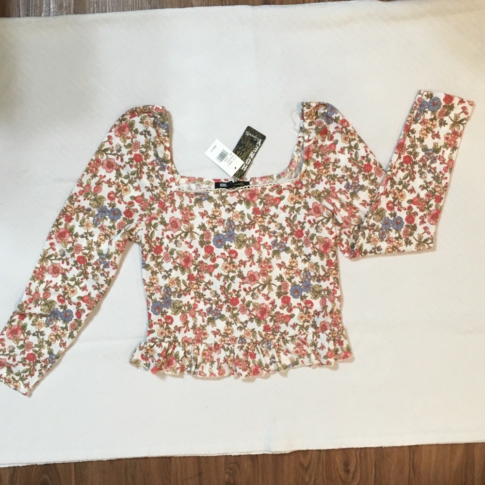 NWT Floral Long-Sleeve Top
